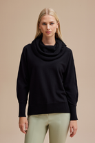 Dökümlü Yaka Triko Kazak