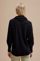 Dökümlü Yaka Triko Kazak