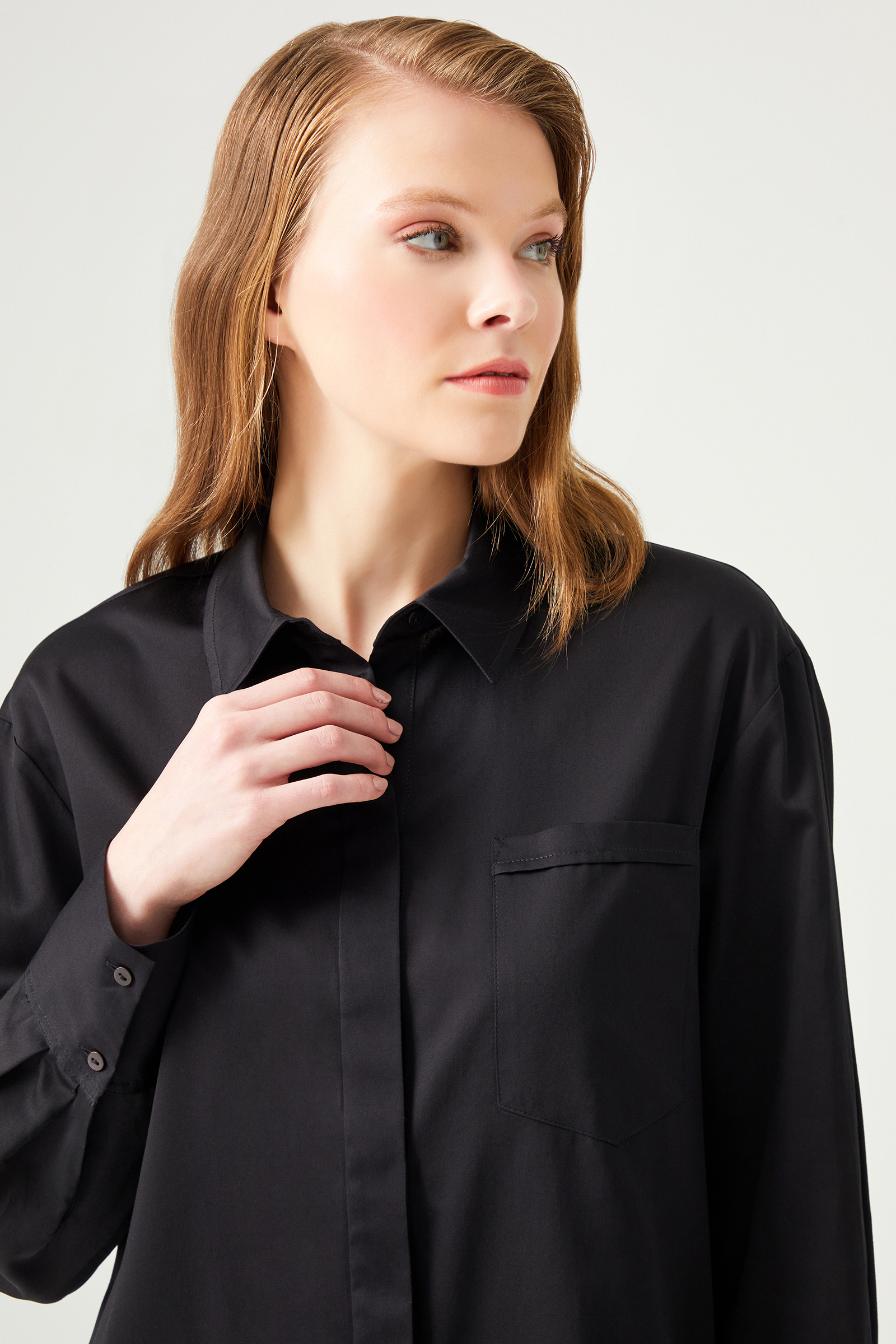 Sırt Detaylı Poplin Gömlek