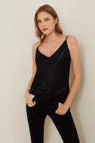 Askılı Taş Detaylı Degaje Yaka Bluz