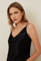 Askılı Taş Detaylı Degaje Yaka Bluz