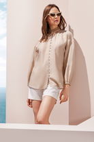 Bol Kesim Düğmeli Keten Bluz